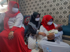 Bayi Laki-laki Dibuang...