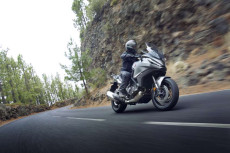 Kupas Habis Honda NT1100,...