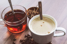 Minum Teh dan Kopi Setiap...