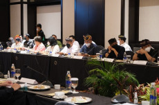 DPR : BUMN Holding Pariwisata...