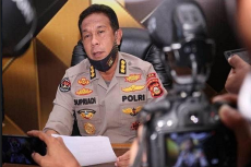 Polda Sumsel Tangkap...