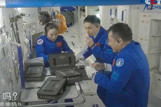 3 Taikonot China Siap...