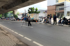 Hitung Kecepatan Mobil...
