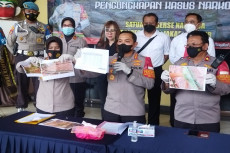 Besi Proyek Kereta Api...