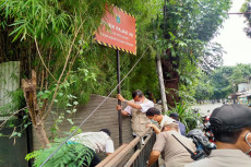 Ditelepon Pejabat Setneg,...
