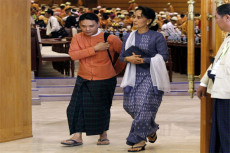 Militer Myanmar Tangkap...