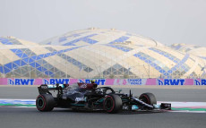 Mercedes Dominan, Bottas...