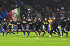 Diwarnai Lima Gol, Inter...