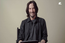 Keanu Reeves Buka Pintu...