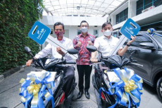 bank bjb Serahkan Hadiah...