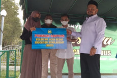 Aceh Besar Salurkan...