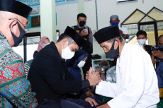 Tahanan Narkoba Menikah...