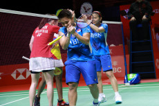 Bertahan di BWF World...