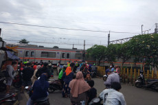 KRL Anjlok di Sudimara...