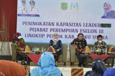 35 Pejabat Perempuan...
