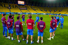 Barcelona Hadapi Napoli...