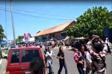 Diguncang Gempa M 7,5...