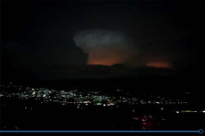Viral Awan Merah Disertai...