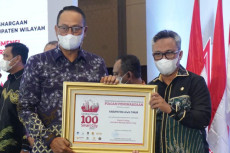 Pemkab Luwu Timur Raih...