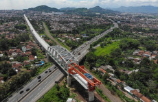 Bangun Ulang Tiang yang...
