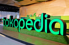 Lewat QRIS, Tokopedia...