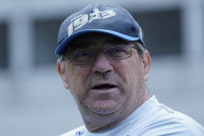 Pelatih Persib Ramal...