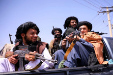 Taliban Tangkap Seorang...