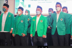 Patok Target Tinggi,...