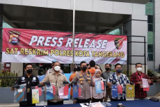 Jual Kasur Tiruan, Pasutri...
