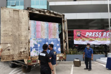 Jual Kasur Tiruan, Pasutri...