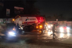 Truk Tangki Pertamina...
