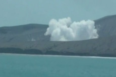 Gunung Anak Krakatau...