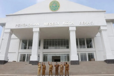 Ditangkap KPK, Rahmat...
