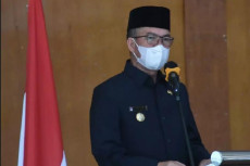 Tertatih-tatih Bangun...