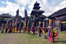Devisa Pariwisata Ditargetkan...