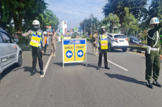 Polisi Pertimbangkan...