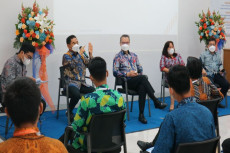 Aset Tumbuh 82%, Universal...