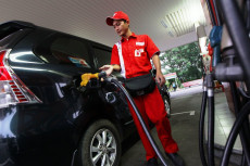 Harga Pertalite dan...