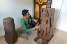 Arkeolog Temukan Arca...