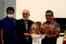Temui Wali Nanggroe,...