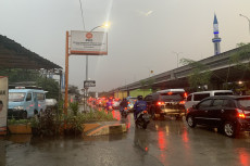 Hujan Deras Guyur Bekasi,...