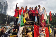 Pernyataan Tegas Kelompok...