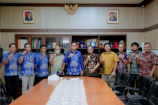 Jalan Rusak di Jalur...