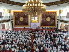 Isi Bulan Ramadhan,...