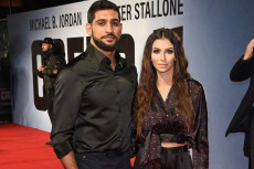 Wajah Amir Khan Ditodong...