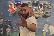 Dukung Benzema Rebut...