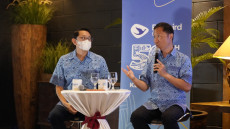 Kinerja Positif, Pendapatan...