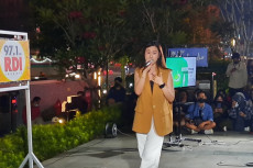 Penyanyi Keke Puas Biasa...