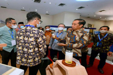 Dukung UMKM Naik Kelas,...