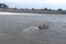 Tenggelam di Sungai...